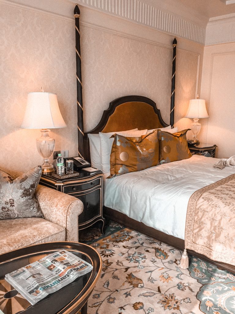 where to stay in new delhi